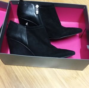 Vince Camuto Shoes
